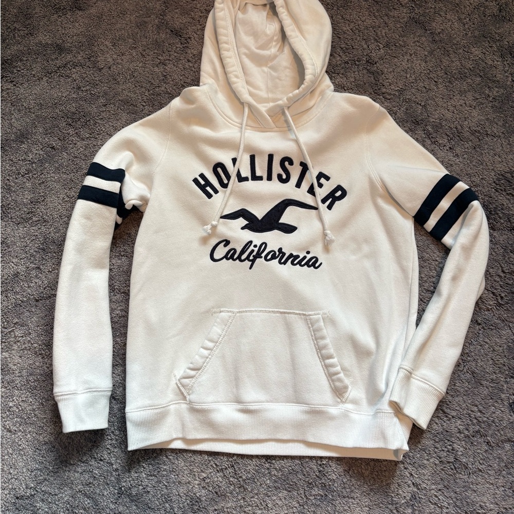 Hollister White Hoodie Sweatshirt with Navy Blue Accents, Size Medium